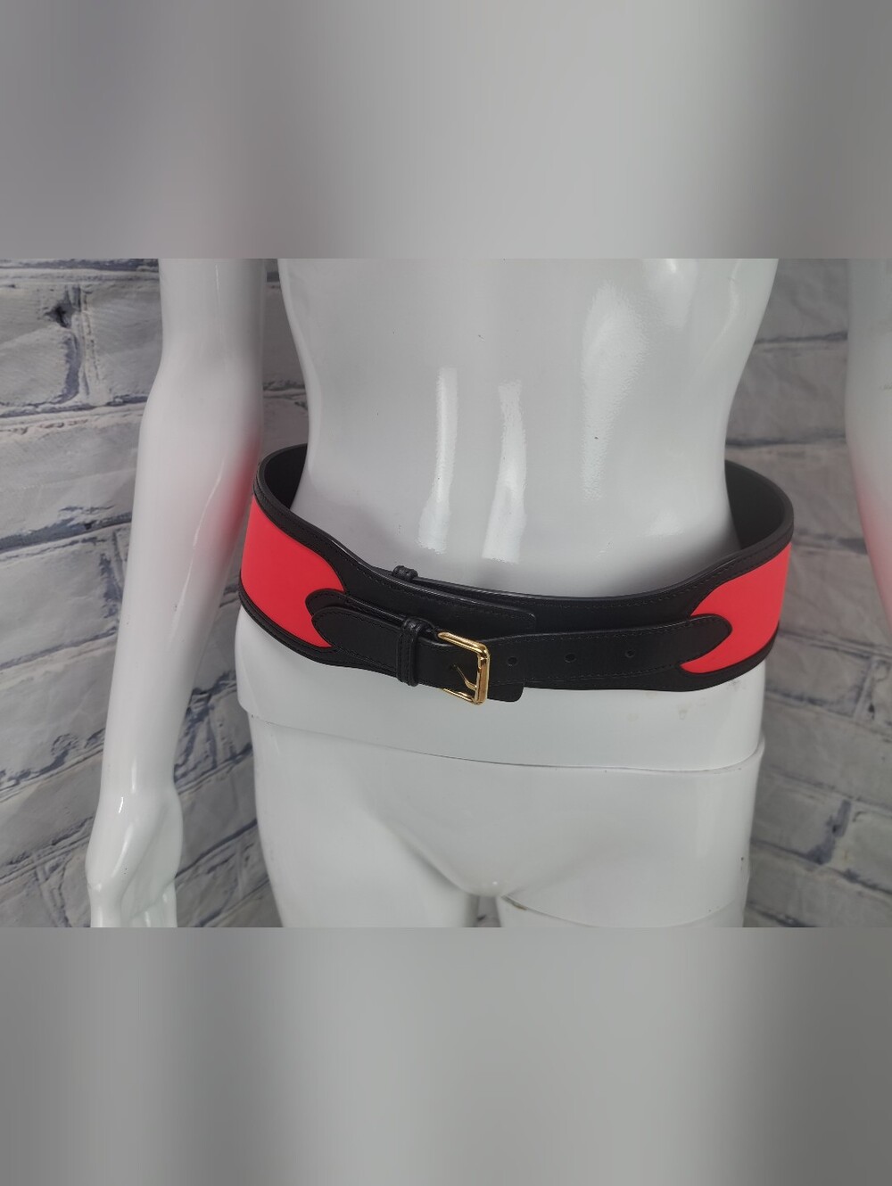 Emilio Pucci Women's Vintage Y2K 90s Genuine Leather Belt Italy Medium 28-31"